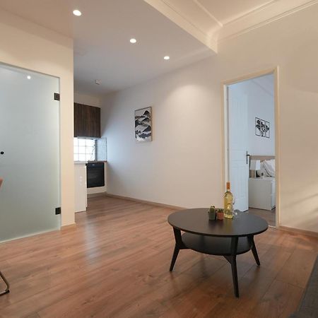 Syntagma Square, 50Sqm Nikis Luxurious Apartment Athene Buitenkant foto